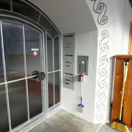 Etania Apartment *